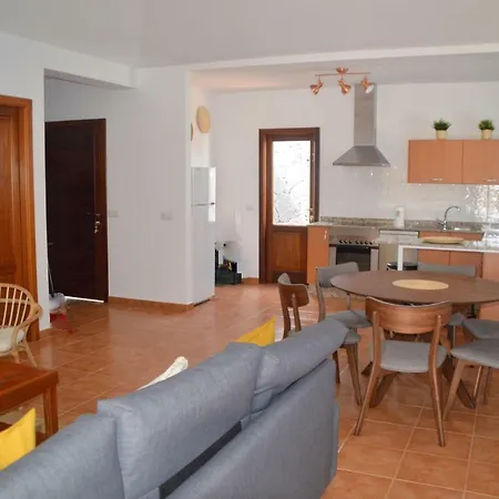 Villa Elton Pool Playa Blanca