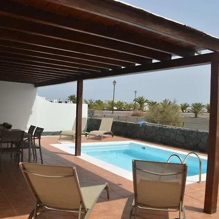 Elton Pool Playa Blanca Villa Yaiza